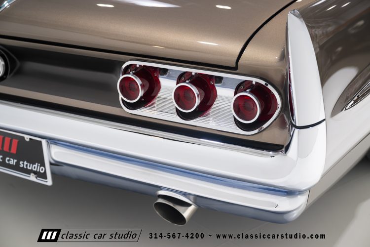61_Pontiac_Bonneville_2293-62