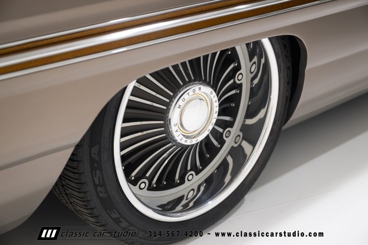 61_Pontiac_Bonneville_2293-68