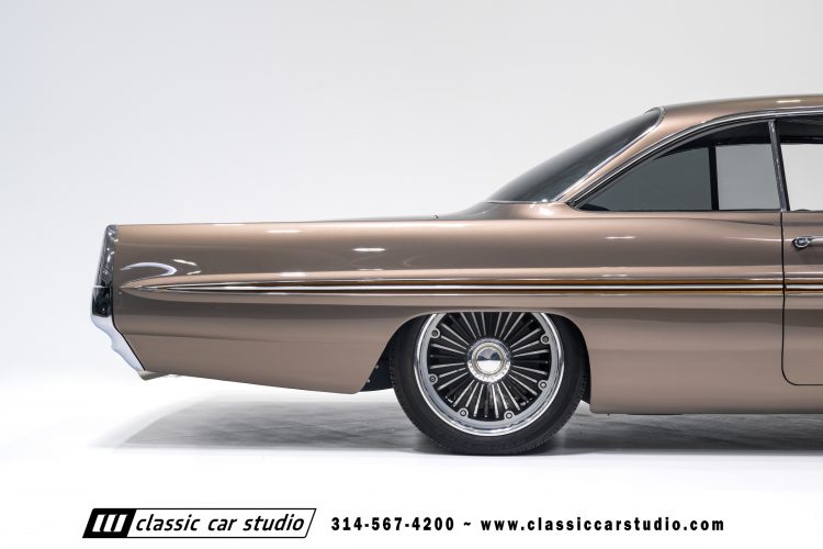 61_Pontiac_Bonneville_2293-69