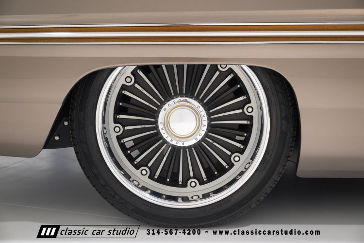 61_Pontiac_Bonneville_2293-70