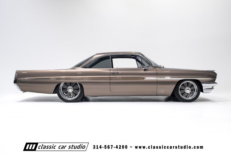 61_Pontiac_Bonneville_2293-73