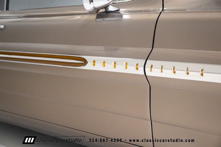 61_Pontiac_Bonneville_2293-77