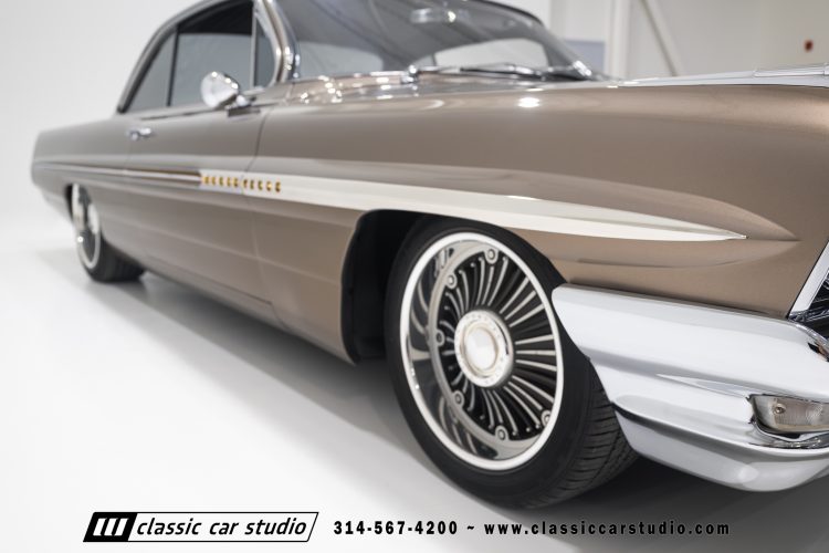 61_Pontiac_Bonneville_2293-85