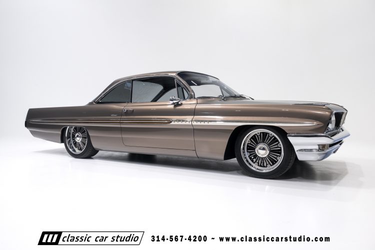 61_Pontiac_Bonneville_2293-95