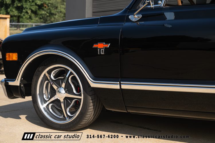 69_Chevrolet_C10_2290-174