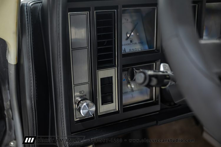 82_Buick_Grand_National_2294-111