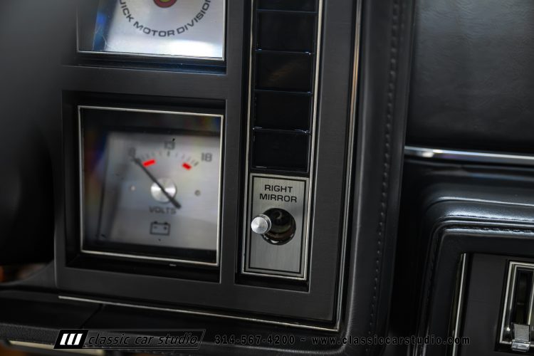 82_Buick_Grand_National_2294-118