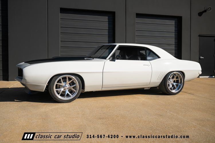 69_Chevrolet_Camaro_2297-163