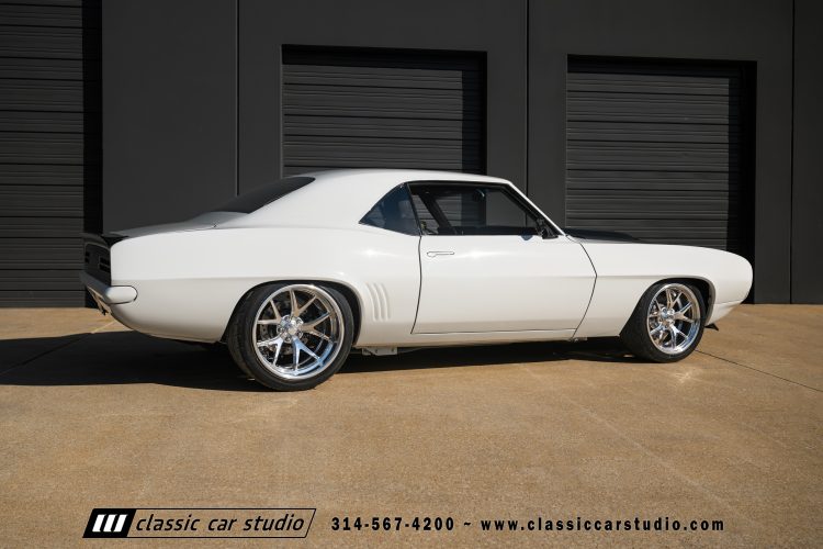 69_Chevrolet_Camaro_2297-173