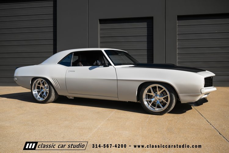 69_Chevrolet_Camaro_2297-187