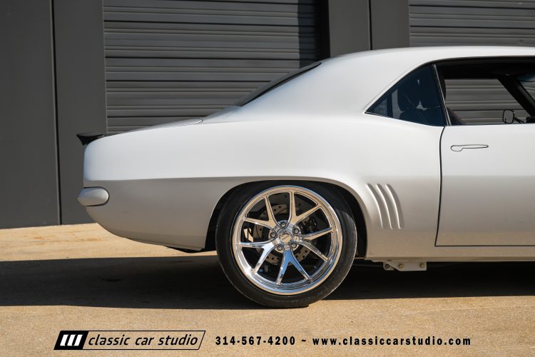 69_Chevrolet_Camaro_2297-188