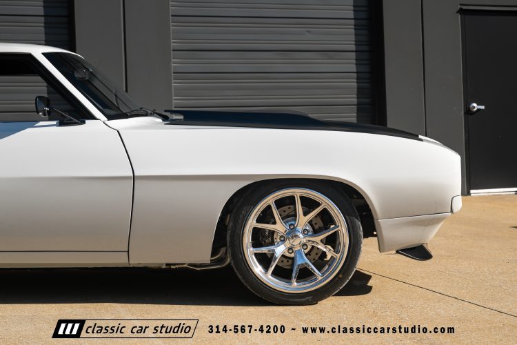 69_Chevrolet_Camaro_2297-190