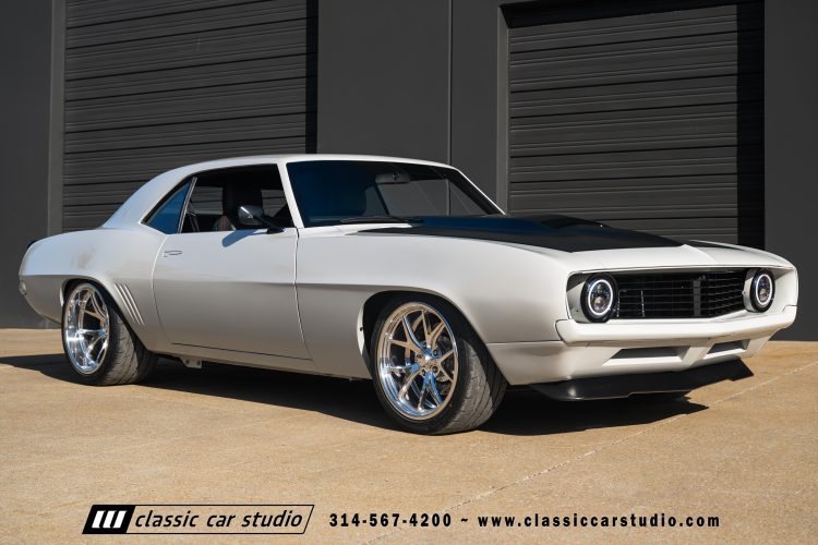 69_Chevrolet_Camaro_2297-193