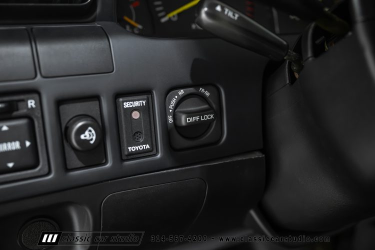 95_Toyota_Land_Cruiser_2299-103