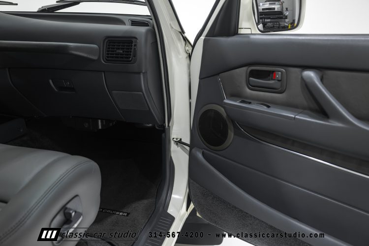 95_Toyota_Land_Cruiser_2299-144